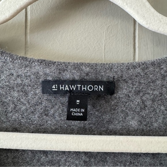 41 Hawthorne 100% Cashmere V Neck Sweater Size M Gray Long Sleeve Work Office - Picture 3 of 6